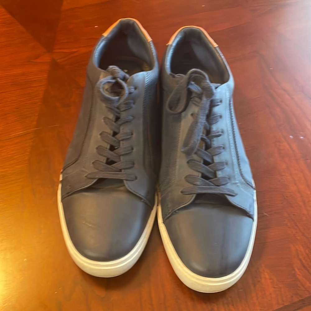 Public Opinion casual shoes